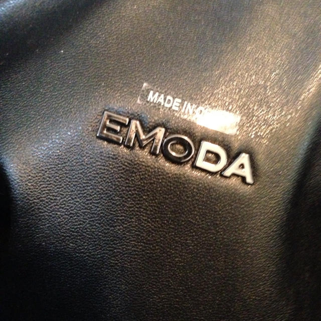 EMODA(エモダ)の一回使EMODAリバーシブルレザートート レディースのバッグ(ハンドバッグ)の商品写真