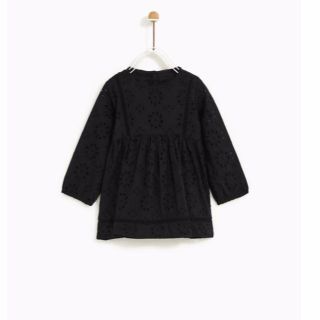 ザラキッズ(ZARA KIDS)のZARAbaby✧スイス刺繍ワンピース✧9/12m(ワンピース)