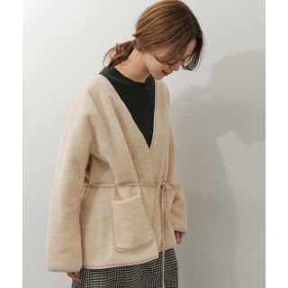 アーバンリサーチドアーズ(URBAN RESEARCH DOORS)の美品☆C-ro×URBAN RESEARCH☆ウエストベルトボアショートコート(ノーカラージャケット)