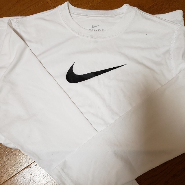 NIKE(ナイキ)のNIKE　150―160 キッズL キッズ/ベビー/マタニティのキッズ服男の子用(90cm~)(Tシャツ/カットソー)の商品写真