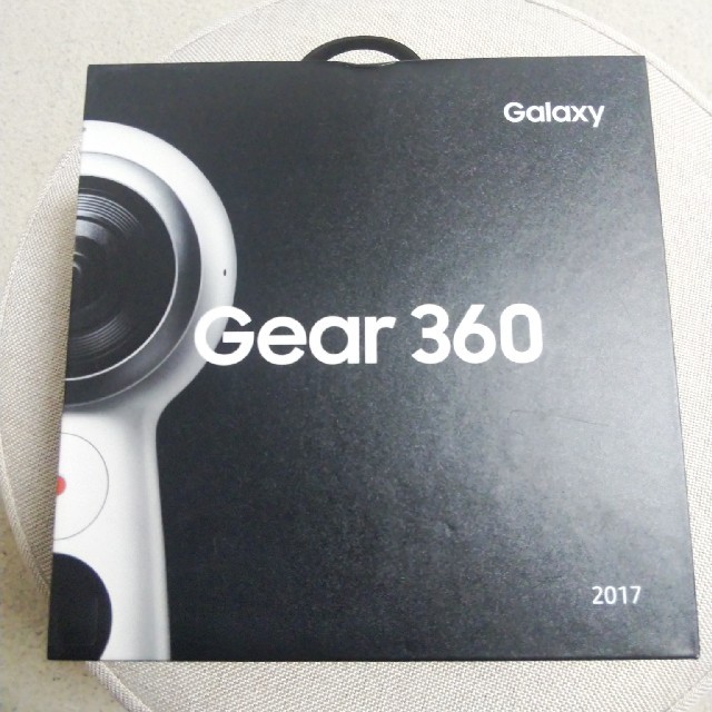 SAMSUNG(サムスン)の値下げ！！　360度カメラ　GEAR360 スマホ/家電/カメラのカメラ(ビデオカメラ)の商品写真