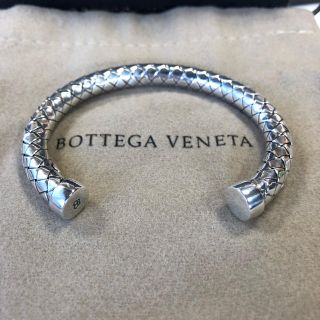 ボッテガヴェネタ(Bottega Veneta)のボッテガヴェネタ イントレチャート バングル ブレスレット メンズ レディース(ブレスレット)