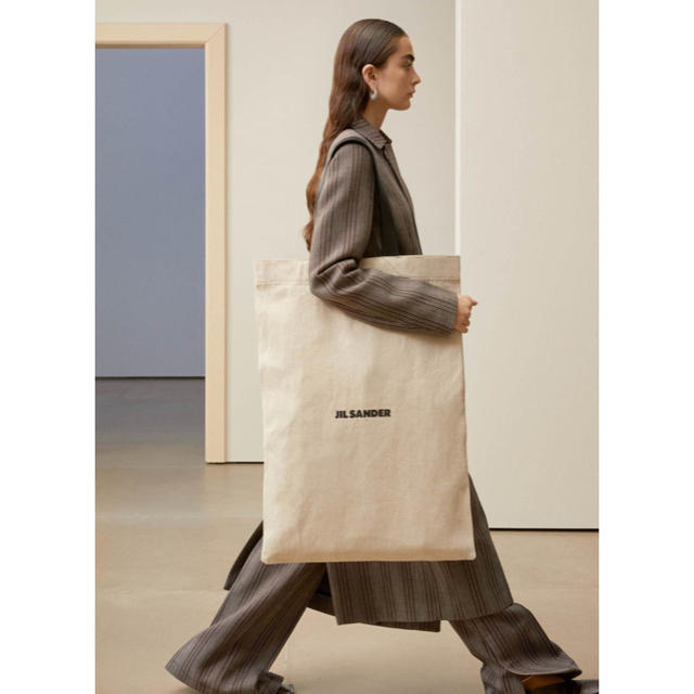 Jil Sander(ジルサンダー)の新作 個数限定人気完売 タグ付き ジルサンダー キャンバストート レディースのバッグ(トートバッグ)の商品写真