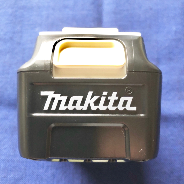 Makita(マキタ)の◆新品 純正◆ マキタ バッテリー BL1040B A-59863 10.8V スマホ/家電/カメラのスマートフォン/携帯電話(バッテリー/充電器)の商品写真