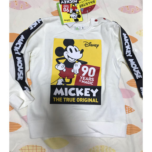 Disney(ディズニー)の22．ミッキー 裏起毛トレーナー 白 95 キッズ/ベビー/マタニティのキッズ服男の子用(90cm~)(Tシャツ/カットソー)の商品写真