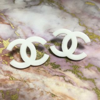 シャネル(CHANEL)の樹脂ピアス(ピアス)