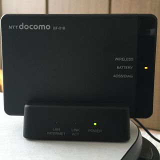 エヌティティドコモ(NTTdocomo)のモバイルルーター NTT docomo BF-01B(PC周辺機器)