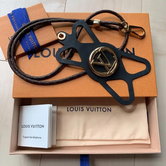 LOUIS VUITTON フォンホルダー・ルイーズ 国内正規品スマホアクセサリー