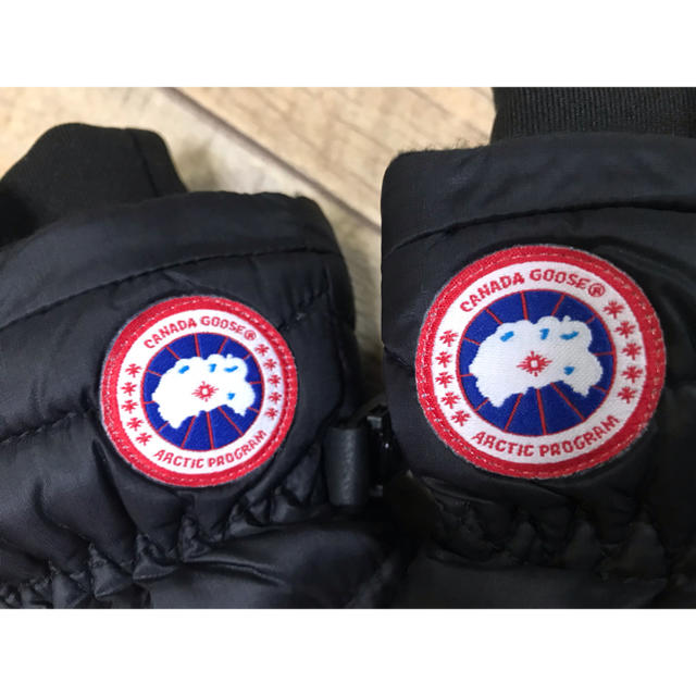 CANADA GOOSE(カナダグース)のカナダグース CANADA GOOSE 手袋 グローブ レディースのファッション小物(手袋)の商品写真