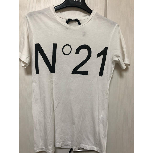 N°21(ヌメロヴェントゥーノ)のヌメロ 21 白  値下げ レディースのトップス(Tシャツ(半袖/袖なし))の商品写真