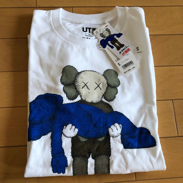 UNIQLO(ユニクロ)のユニクロ KAWS  Tシャツ S 新品 メンズのトップス(Tシャツ/カットソー(半袖/袖なし))の商品写真