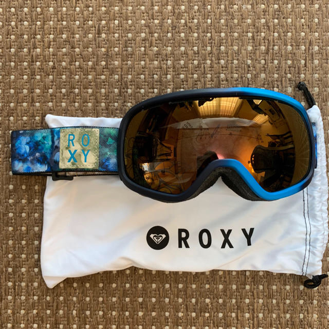 Roxy(ロキシー)のROXY Bright Edition スノーボードウェア一式 スポーツ/アウトドアのスノーボード(ウエア/装備)の商品写真