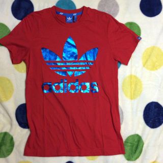 アディダス(adidas)のadidas Tシャツ👚(Tシャツ/カットソー(半袖/袖なし))