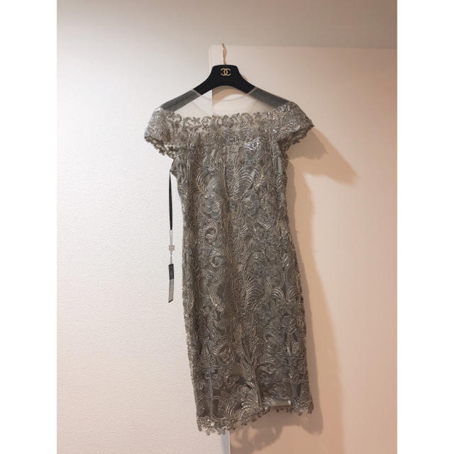 新品タグ付き TADASHI SHOJI オフショルダー風ワンピース