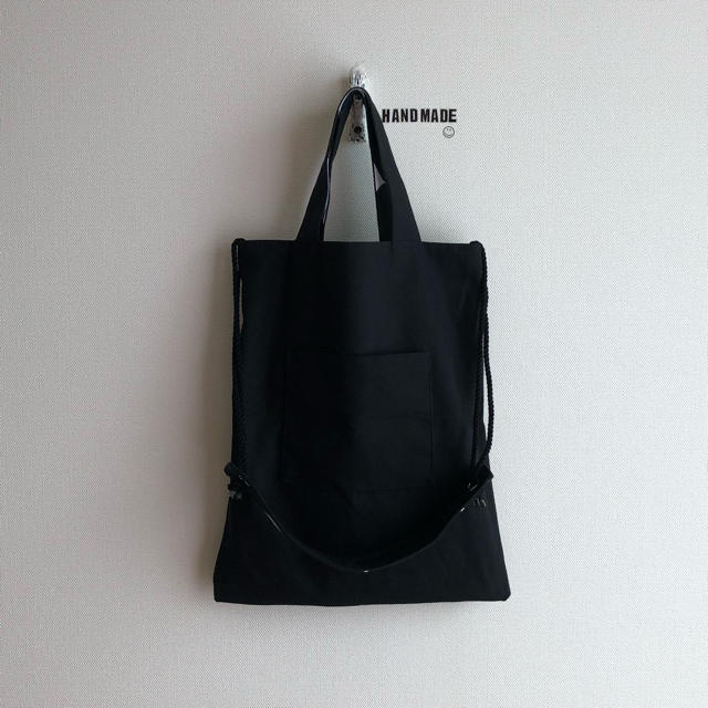 リバーシブル手提げバッグ     ドット柄×帆布ブラック ハンドメイドのファッション小物(バッグ)の商品写真