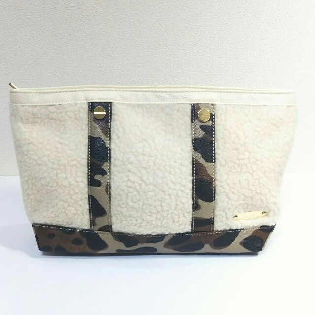 MILKFED.(ミルクフェド)の未使用 MILKFED.×Casselini BOA CLUTCH BAG 秋冬 レディースのバッグ(クラッチバッグ)の商品写真