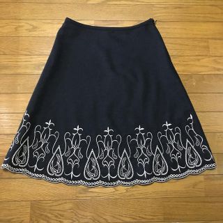 タルボット(TALBOTS)のTalbots 刺繍入りフレアースカート(ひざ丈スカート)