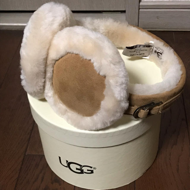 UGG(アグ)のゆーみん様専用☆お値下げ☆美品☆耳あて ボア 未使用に近い 保管品 アグ UGG レディースのファッション小物(イヤーマフ)の商品写真