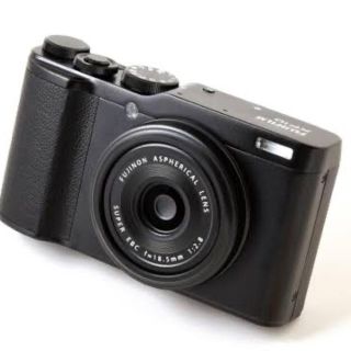 フジフイルム(富士フイルム)のXF10 富士フイルム　FUJIFILM(ミラーレス一眼)