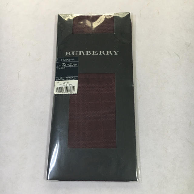 BURBERRY(バーバリー)の新品未使用 23-25cm バーバリー  靴下 ハイソックス レディースのレッグウェア(ソックス)の商品写真