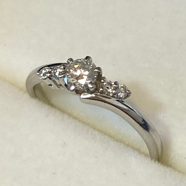 プラチナダイヤリング0.223ct +0.07ct✨鑑定書あり　エンゲージリング レディースのアクセサリー(リング(指輪))の商品写真