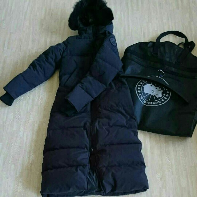 Canadagoose【希少】カナダグース ミスティークパーカー