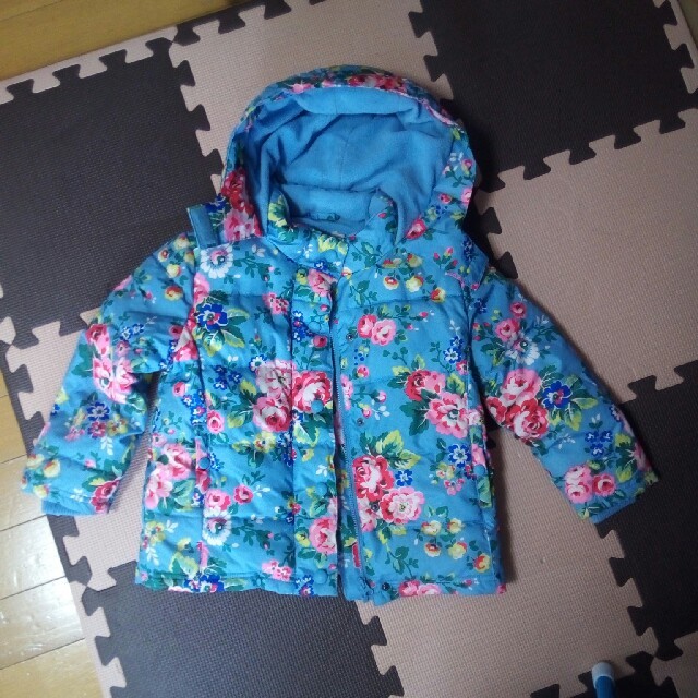 Cath Kidston(キャスキッドソン)のダウンジャケット　子供用 キッズ/ベビー/マタニティのキッズ服女の子用(90cm~)(ジャケット/上着)の商品写真