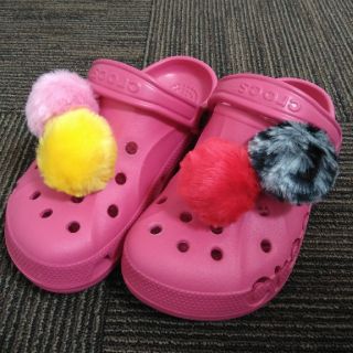 クロックス(crocs)のエコファー　色選択自由　2個　クロックス用シューズクリップ(その他)