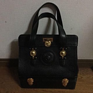 ジャンニヴェルサーチ(Gianni Versace)のジャンニ二ヴェルサーチ(ハンドバッグ)