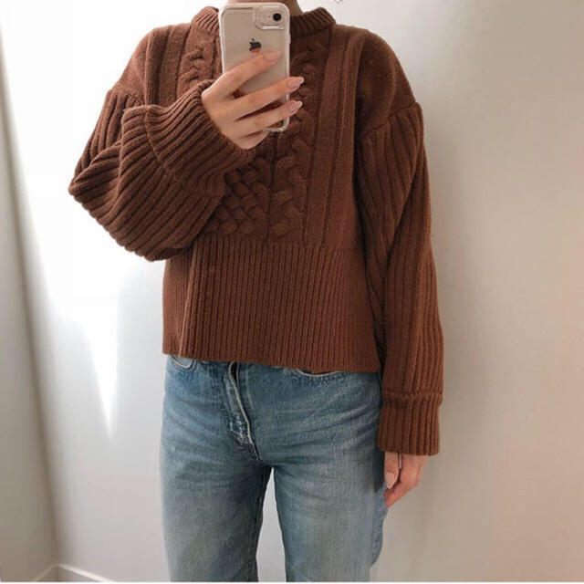 GREED(グリード)のGREED CABLE KNIT Top ブラウン レディースのトップス(ニット/セーター)の商品写真