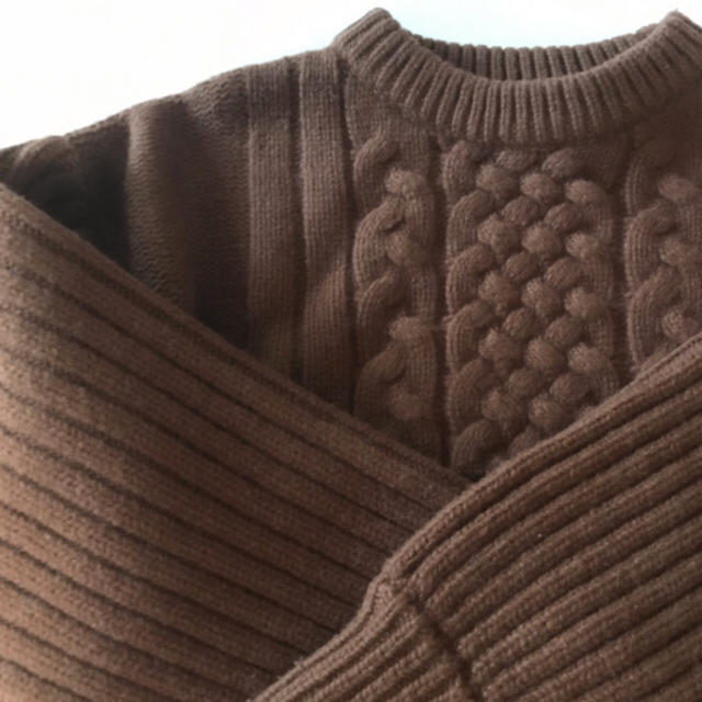 GREED(グリード)のGREED CABLE KNIT Top ブラウン レディースのトップス(ニット/セーター)の商品写真