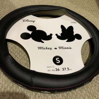 ディズニー(Disney)のハンドルカバー/カー用品(車内アクセサリ)