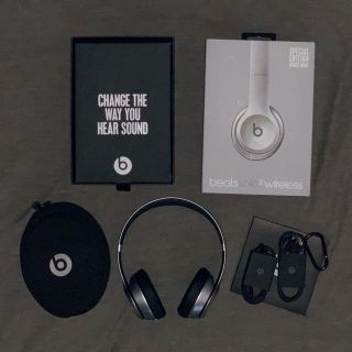 ビーツバイドクタードレ(Beats by Dr Dre)の大人気Beats solo2 Wirelessスペースグレー、綺麗です♪(ヘッドフォン/イヤフォン)