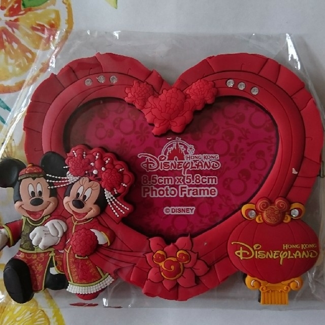 Disney(ディズニー)の香港ﾃﾞｨｽﾞﾆｰﾗﾝﾄﾞ❤︎⃛ﾐｯｷｰ&ﾐﾆｰ写真立て❤︎⃛ エンタメ/ホビーのおもちゃ/ぬいぐるみ(キャラクターグッズ)の商品写真