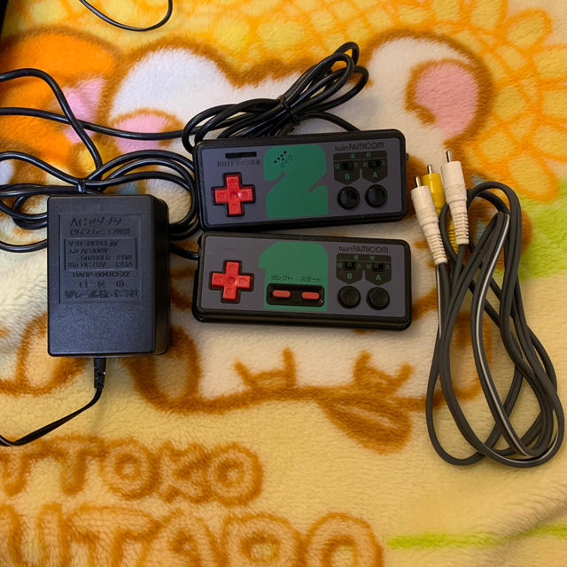 SHARP(シャープ)の【中古品】ツインファミコン 本体 エンタメ/ホビーのゲームソフト/ゲーム機本体(家庭用ゲーム機本体)の商品写真