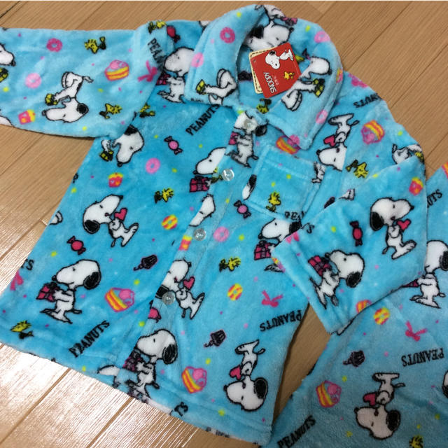 SNOOPY(スヌーピー)の【新品】スヌーピー   男の子 長袖 フランネル パジャマ (120㎝) キッズ/ベビー/マタニティのキッズ服男の子用(90cm~)(パジャマ)の商品写真