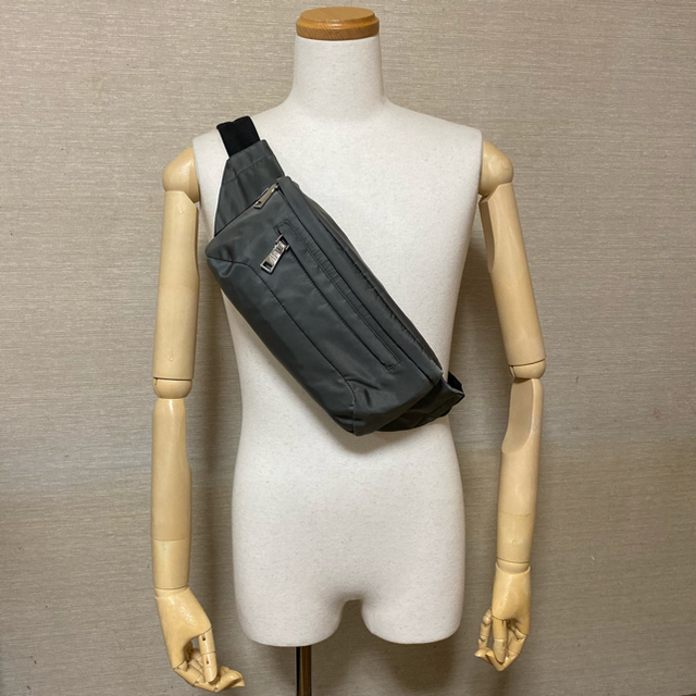 PRADA(プラダ)の新品 本物 正規品 PRADA プラダ メンズ ボディバッグ ベルトバッグ メンズのバッグ(ボディーバッグ)の商品写真