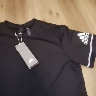 アディダス(adidas)のアディダス(Tシャツ/カットソー(半袖/袖なし))