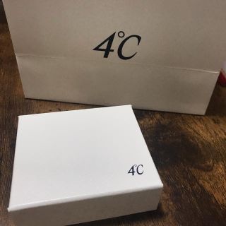 ヨンドシー(4℃)の4℃イヤリング  箱付き(イヤリング)