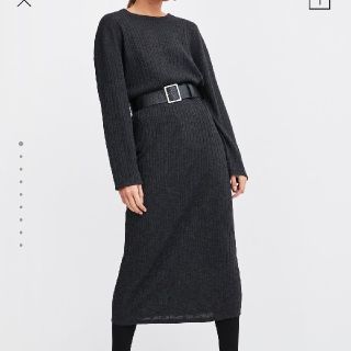 ザラ(ZARA)の新品！タグ付！♥️ZARA♥️ベルト付きテクスチャー織地ワンピース。サイズM。(ひざ丈ワンピース)