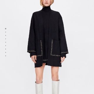 ザラ(ZARA)の新品！タグ付！♥️ZARA♥️チェーンディテール付ニットコーディガン。サイズM。(カーディガン)