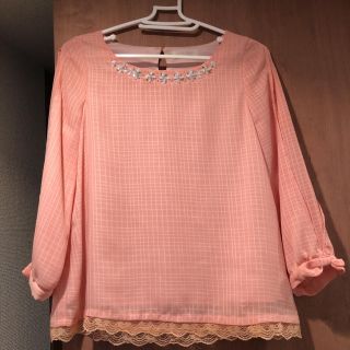 パターンフィオナ(PATTERN fiona)の【ほぼ未使用】サーモンピンクのブラウス(シャツ/ブラウス(長袖/七分))