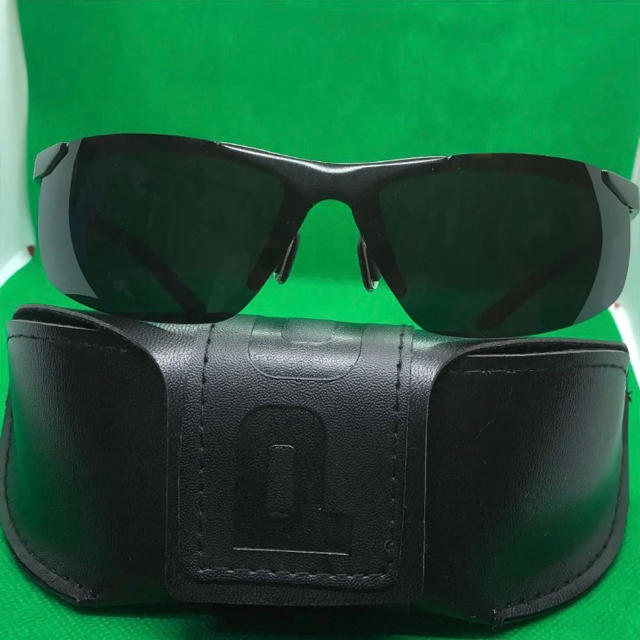 POLICE(ポリス)のPOLICEサングラス メンズのファッション小物(サングラス/メガネ)の商品写真