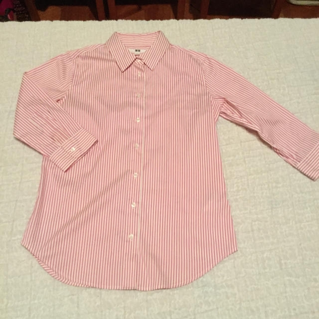 UNIQLO(ユニクロ)のユニクロ シャツ ストライプ ピンク s レディースのトップス(シャツ/ブラウス(長袖/七分))の商品写真