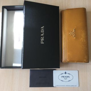 プラダ(PRADA)のPRADA キャメル 長財布 箱とギャランティカード付き(財布)