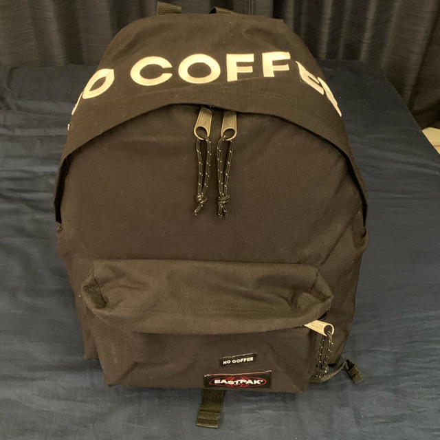 EASTPAK(イーストパック)のNO COFFEE バックパック ブラック メンズのバッグ(バッグパック/リュック)の商品写真