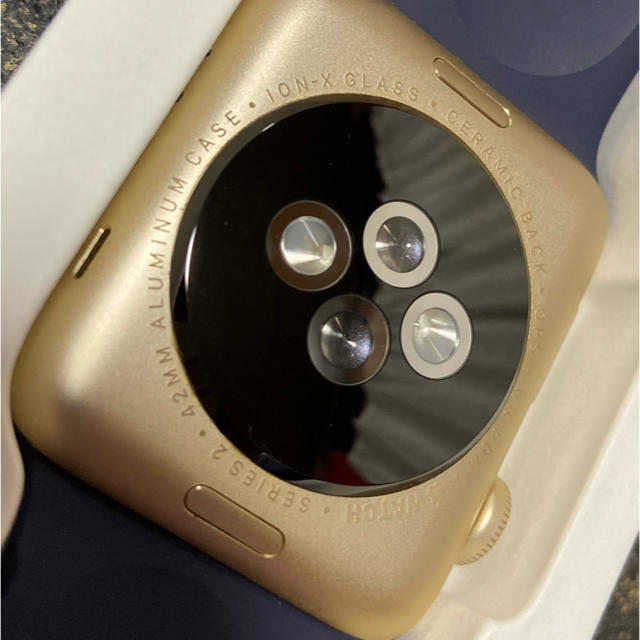 Apple Watch(アップルウォッチ)の本体は美品　ゴールド Apple Watch Series 2 42mm スマホ/家電/カメラのスマートフォン/携帯電話(その他)の商品写真