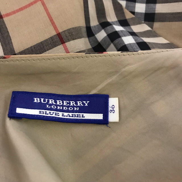 BURBERRY BLUE LABEL(バーバリーブルーレーベル)のバーバリー  BURBERRY  スカート レディースのスカート(ひざ丈スカート)の商品写真