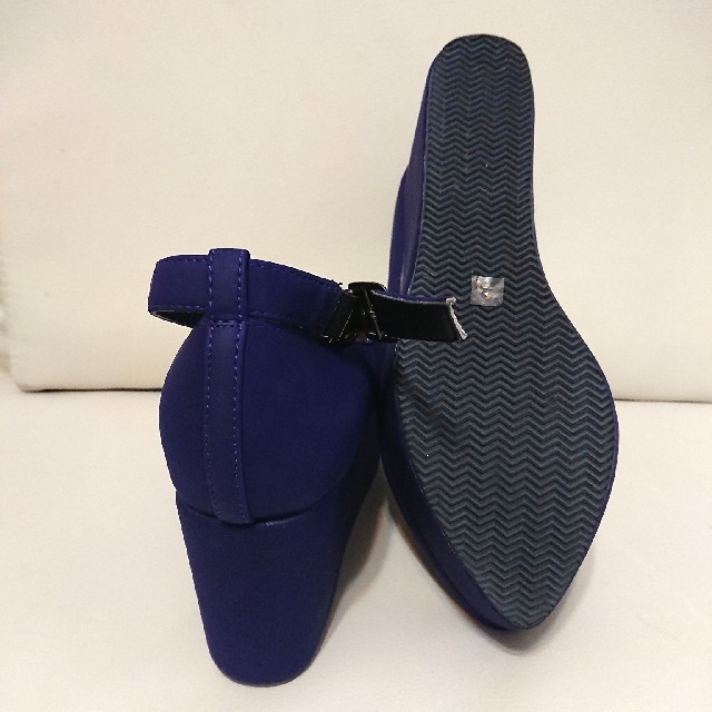 新品 ウエッジソール厚底パンプスMOUSSY 紫 パープル 衣装 レディースの靴/シューズ(ハイヒール/パンプス)の商品写真