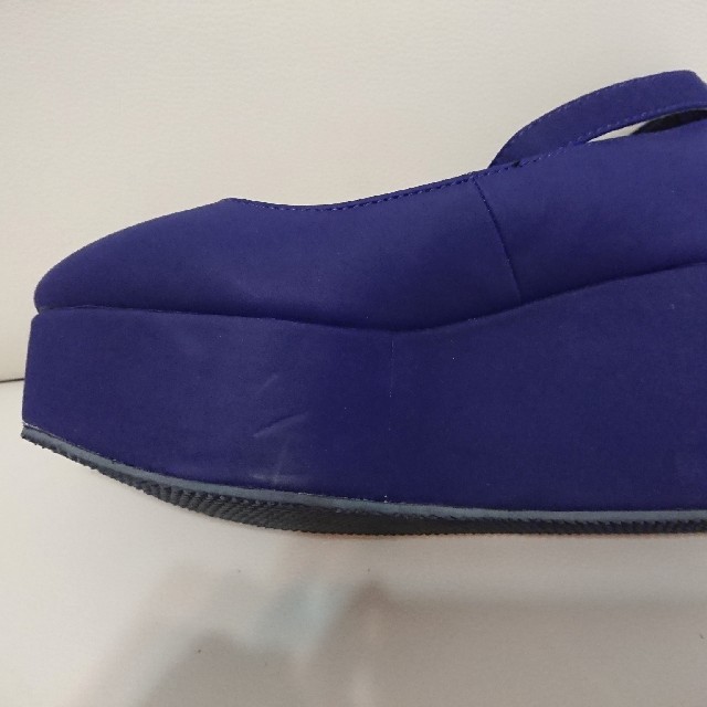 新品 ウエッジソール厚底パンプスMOUSSY 紫 パープル 衣装 レディースの靴/シューズ(ハイヒール/パンプス)の商品写真